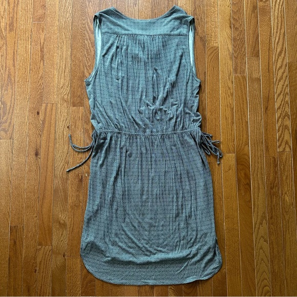 H&M women’s summer dress size extra large XL sleeveless white black geometric - Picture 12 of 13